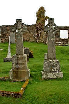 Gravestones in the graveyard Cill Chriosd 1.jpg