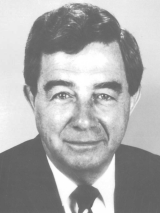 <span class="mw-page-title-main">Zach de Beer</span> South African politician (1928–1999)