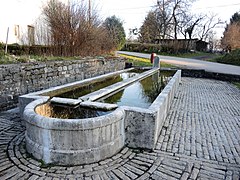 Le lavoir-abreuvoir.