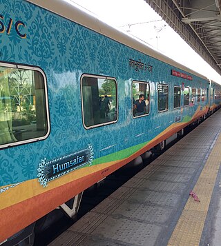 <span class="mw-page-title-main">Prayagraj–Anand Vihar Terminal Humsafar Express</span> Train route in India