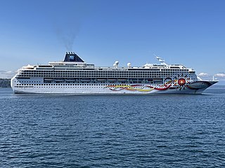 <i>Norwegian Sun</i> Sun-class cruise ship launched in 2000