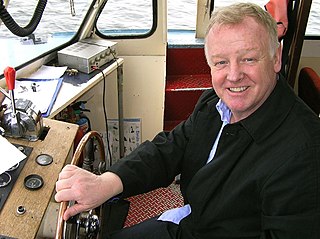 <span class="mw-page-title-main">Les Dennis</span> English television presenter, actor, and comedian