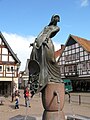 Der Alheyd-Brunnen auf dem Blomberger Marktplatz