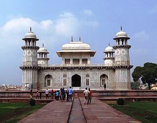 <span class="mw-page-title-main">Tomb</span> Repository for the remains of the dead