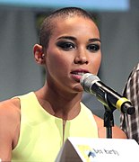 Alexandra Shipp interprète Ororo Munroe / Tornade