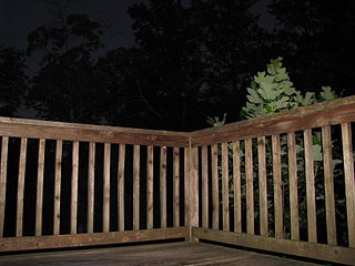 <span class="mw-page-title-main">Deck railing</span> Guard rail on ledges