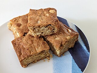 <span class="mw-page-title-main">Blondie (confection)</span> Rich, sweet vanilla dessert bar