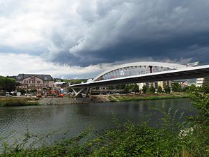 Neue Brücke über die Mosel