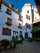 Ancienne cour de l'abbaye d'Autrey (1510).