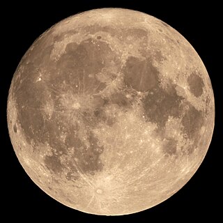 <span class="mw-page-title-main">Full moon</span> Lunar phase: completely illuminated disc