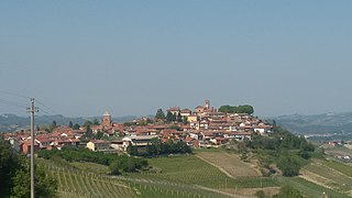 <span class="mw-page-title-main">Verduno</span> Comune in Piedmont, Italy