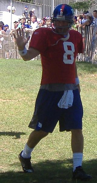 <span class="mw-page-title-main">Tim Hasselbeck</span> American football player and sports journalist (born 1978)