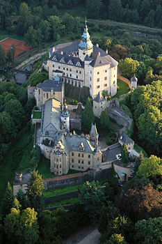 Frýdlant gothic castle and renaissance chateau in Jizera Mountains, northern Bohemia. Photograph: Zdeněk Fiedler Licensing: cc-by-sa-4.0