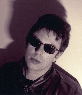 Ian McCulloch (singer) English singer-songwriter and musician, best known as the frontman of the rock group Echo & the Bunnymen