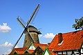 Windmolen in Westhoyel, stadsdeel Riemsloh, 10 km ten oosten van het centrum; gebouwd in 1870, gerenoveerd in 1995.