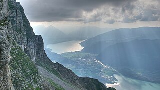 Thunersee und Interlaken, gesehen von der Schränni (Roteflue)