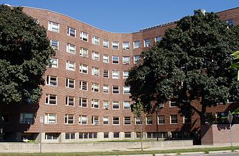 Baker House (1949) Massachusetts Institute of Technology, Cambridge, Massachusetts, USA.