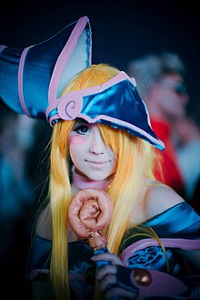 Yu-Gi-Ohda Cosplay!, Londondagi MCM Comic Con 2016 koʻrgazmasida „Qorongʻu sehrgar“ qahramoni