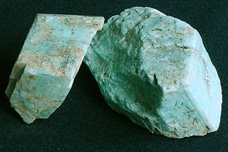 <span class="mw-page-title-main">Amazonite</span> Green silicate mineral