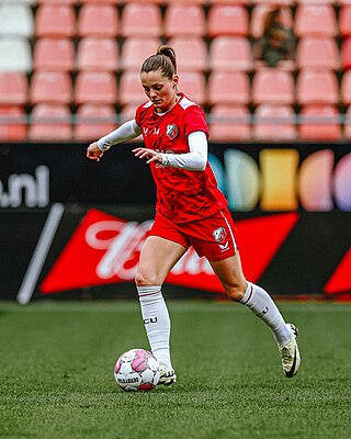 <span class="mw-page-title-main">Eshly Bakker</span> Dutch footballer (born 1993)