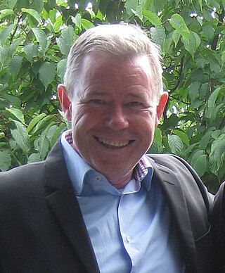 <span class="mw-page-title-main">Keith Armstrong (footballer)</span> English-Finnish footballer and coach (born 1957)