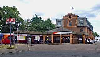 <span class="mw-page-title-main">Shepperton railway station</span> Railway station in Surrey, England