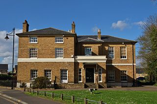 <span class="mw-page-title-main">Staines West railway station</span> Former railway station in England