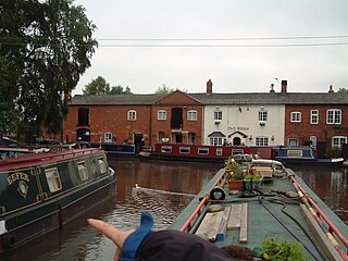 <span class="mw-page-title-main">Fradley Junction</span> Canal junction near Lichfield, Staffordshire