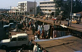 Yaoundé-Marché central en février 1973 (1).jpg