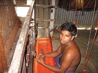 <span class="mw-page-title-main">Handloom sari</span> Sari woven by hand-operated loom