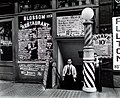 Photographie du Blossom Restaurant au 103 Bowery par Berenice Abbott, le 3 octobre 1935. Réalisée dans le cadre du Federal Art Project.