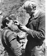 Bundesarchiv Bild 135-KB-15-091, Tibetexpediton, Anthropometrische Untersuchungen.jpg