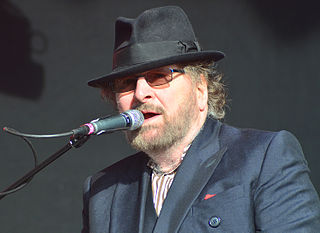 <span class="mw-page-title-main">Chas Hodges</span> English musician and singer (1943–2018)