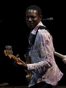 Weeks performing in the 2007 Crossroads Guitar Festival