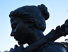 (1)Jacqueline du Pre statue-2.jpg