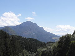 La crête de Chalimont depuis Les Coulmes