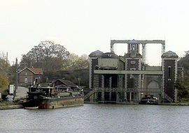 The Fontinettes boat lift