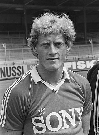 <span class="mw-page-title-main">Kees Kist</span> Dutch footballer and manager (born 1952)