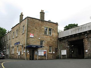 <span class="mw-page-title-main">Linlithgow railway station</span> Railway station in West Lothian, Scotland