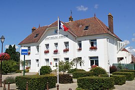 The town hall in Saint-Maclou-la-Brière