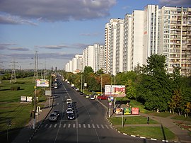 Вид на улицу Борисовские Пруды с Братеевского моста в Братеево