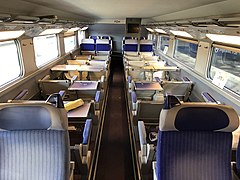 Le niveau inférieur d'une voiture d'un TGV Duplex, avant l'installation des brancards.