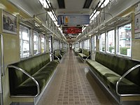 2300系の車内