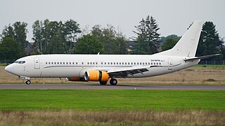 Braunschweig Airport Air Horizont Boeing 737-484 9H-MPW (DSC06139).jpg