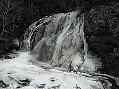 Крижаний водоспад