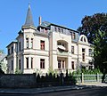 Villa mit Einfriedung