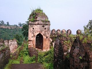 <span class="mw-page-title-main">Palamu fort</span> Two ruined forts in Daltonganj, India