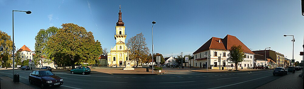 Panoráma Stupavy – pohľad na Námestie sv. Trojice