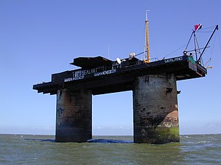 <span class="mw-page-title-main">HM Fort Roughs</span> Naval fort off the coasts of Suffolk and Essex, United Kingdom