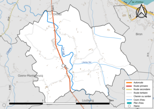 Carte en couleur présentant le réseau hydrographique de la commune